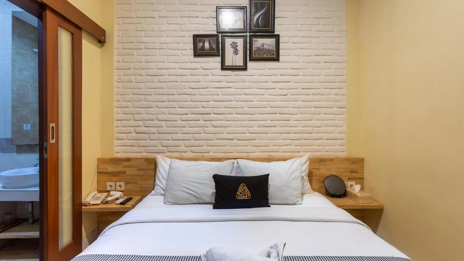 Paisa Seminyak Living Villa